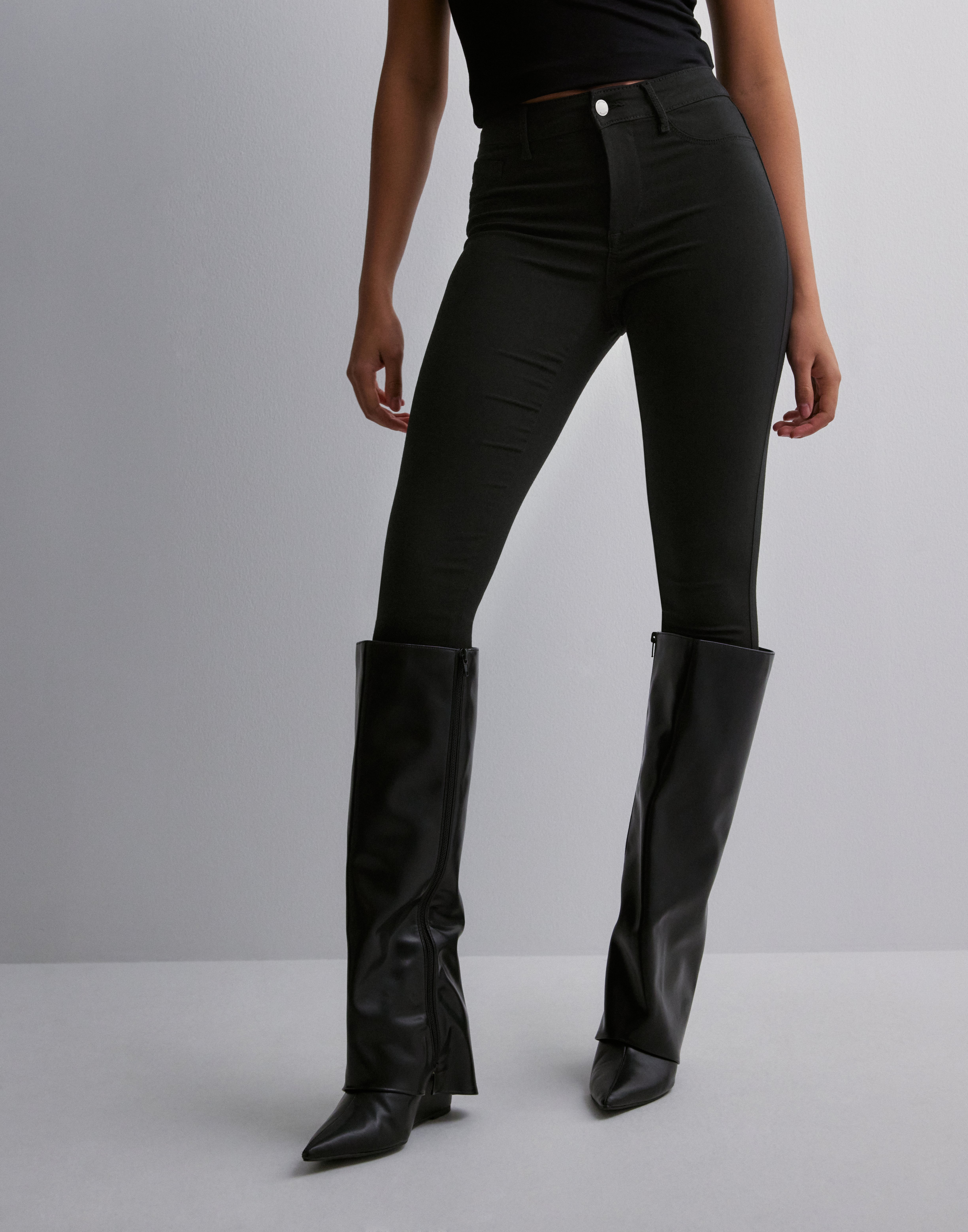 black jeggings with belt loops