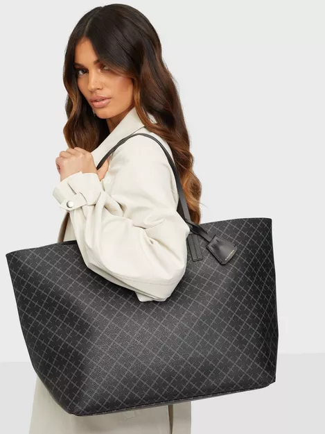 Relaterede Bakterie nægte Køb By Malene Birger ABI TOTE - Charcoal | Nelly.com