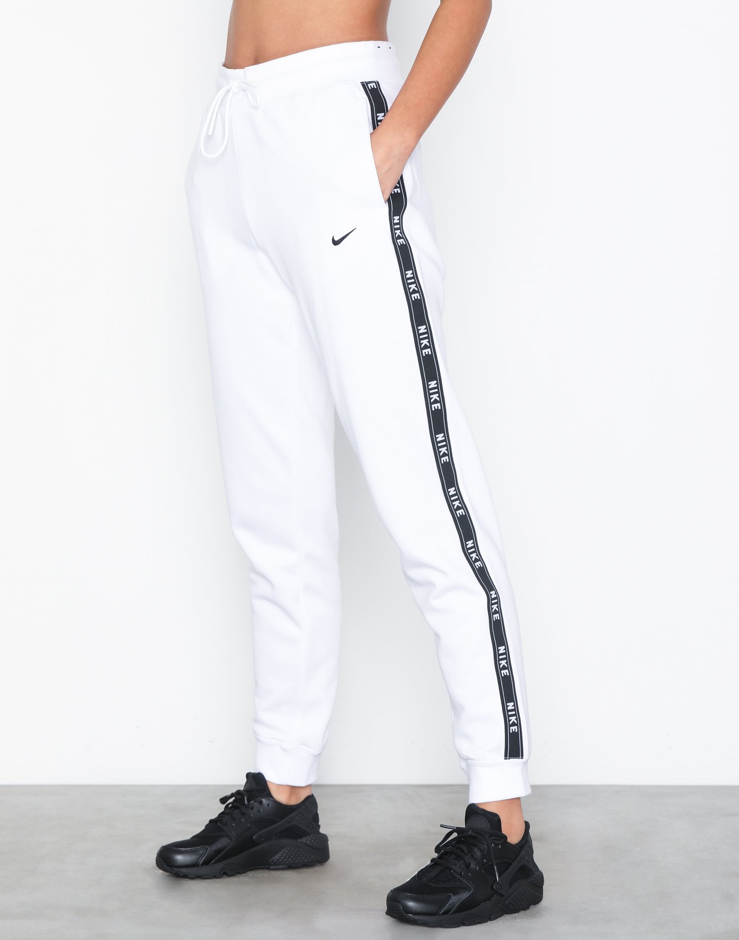 nike nsw pant logo tape