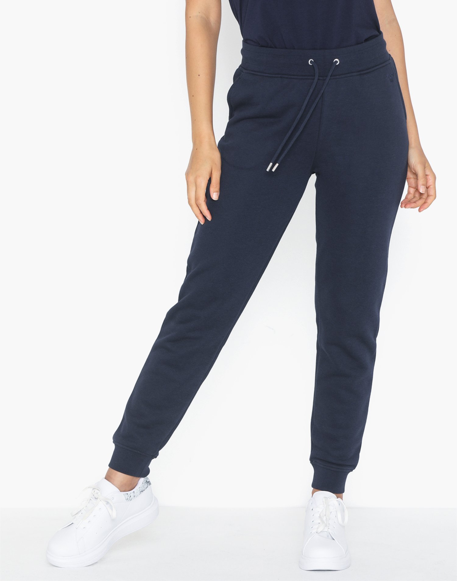 gant tonal shield sweatpants