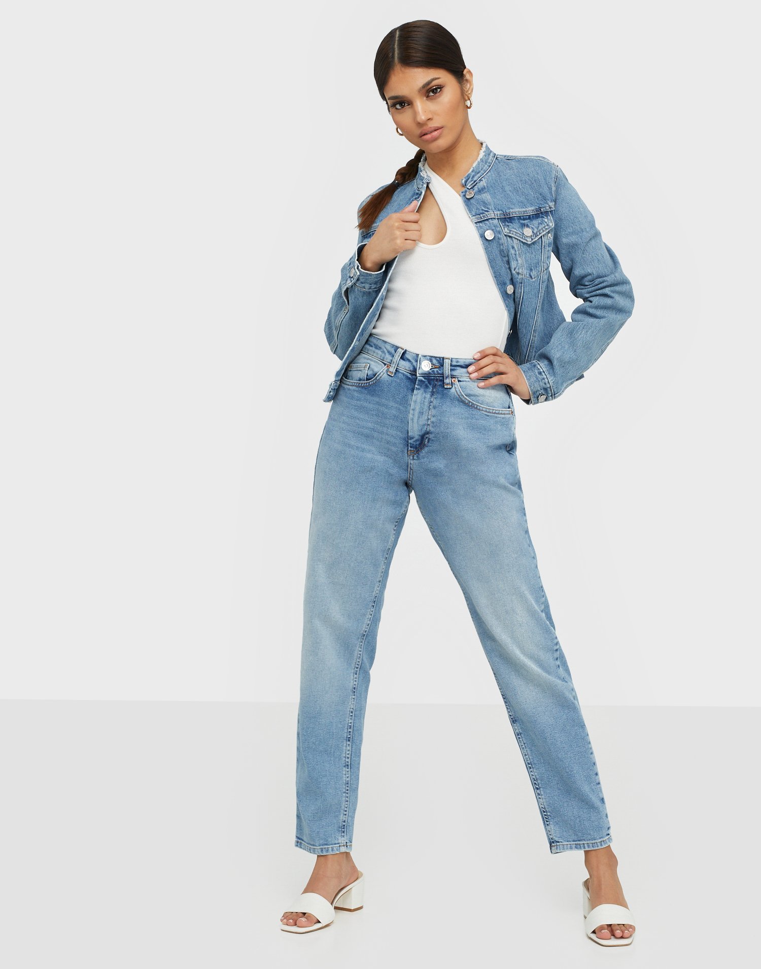 nelly mom jeans