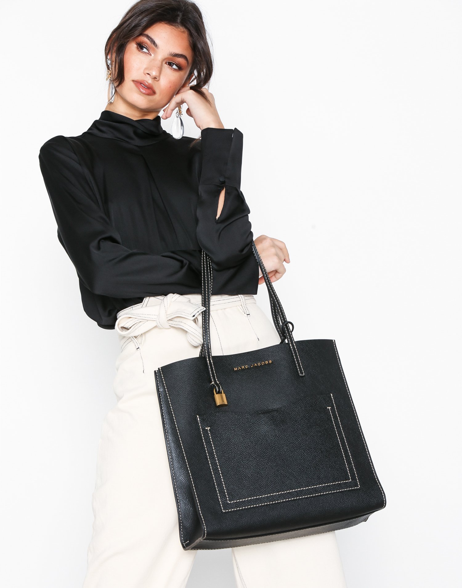 Marc Jacobs Grind T Pocket Handväskor