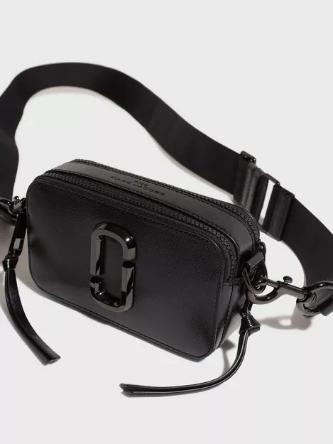 Marc Jacobs The Snapshot DTM  Black leather handbags, Marc jacobs