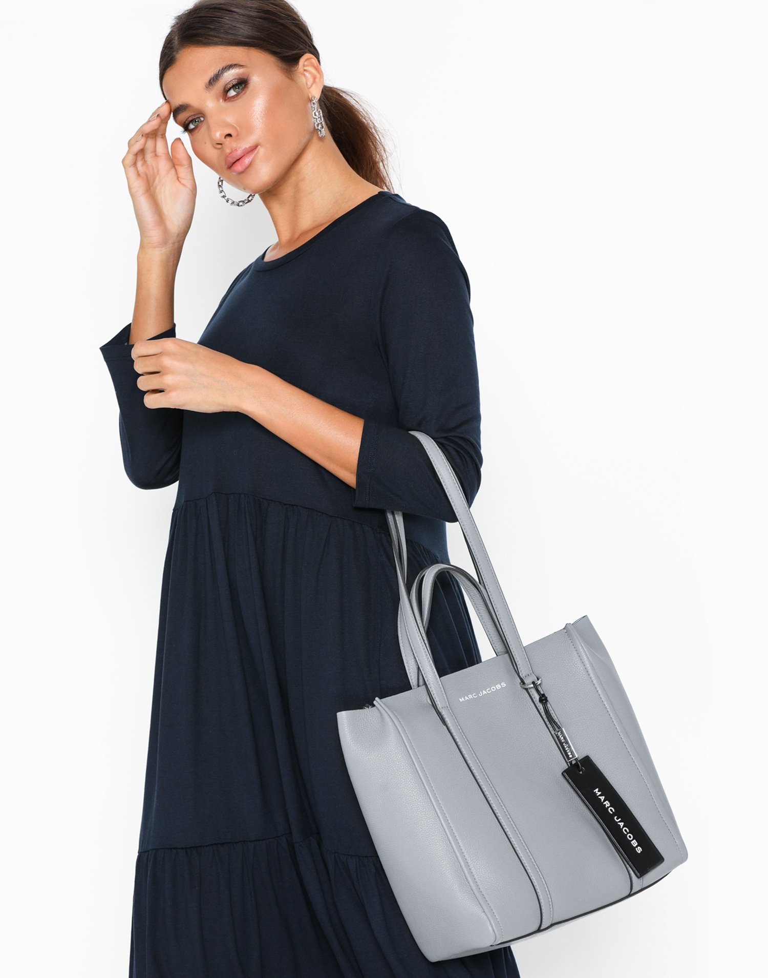 Marc Jacobs The Tag Tote 27 Handväskor Grå