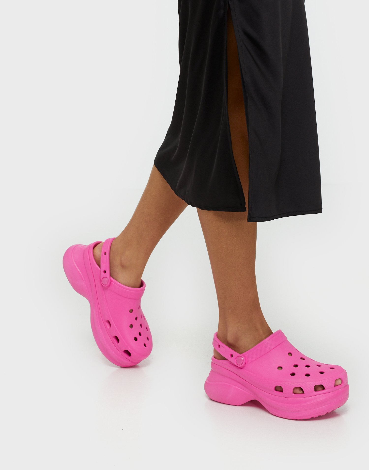 crocs in pink