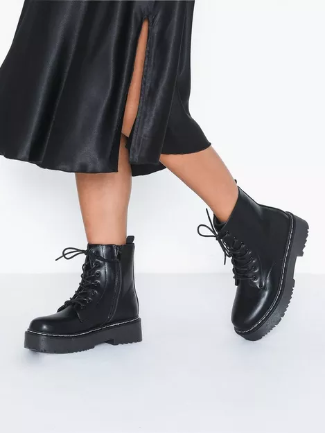 Duffy Lace Boots - Black | Nelly.com