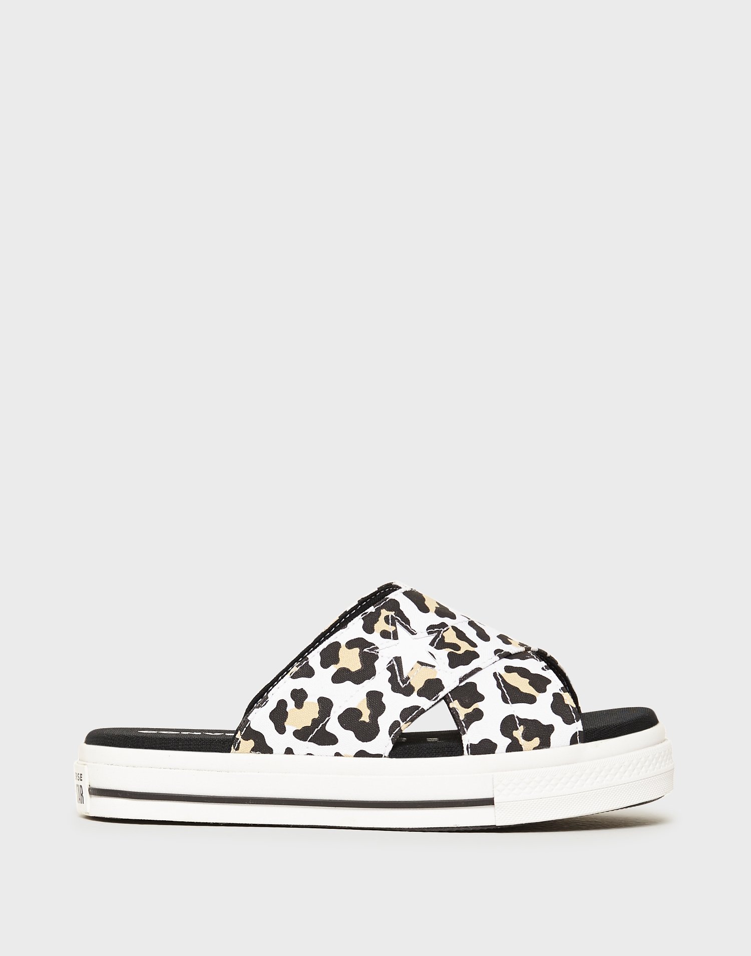 converse one star leopard