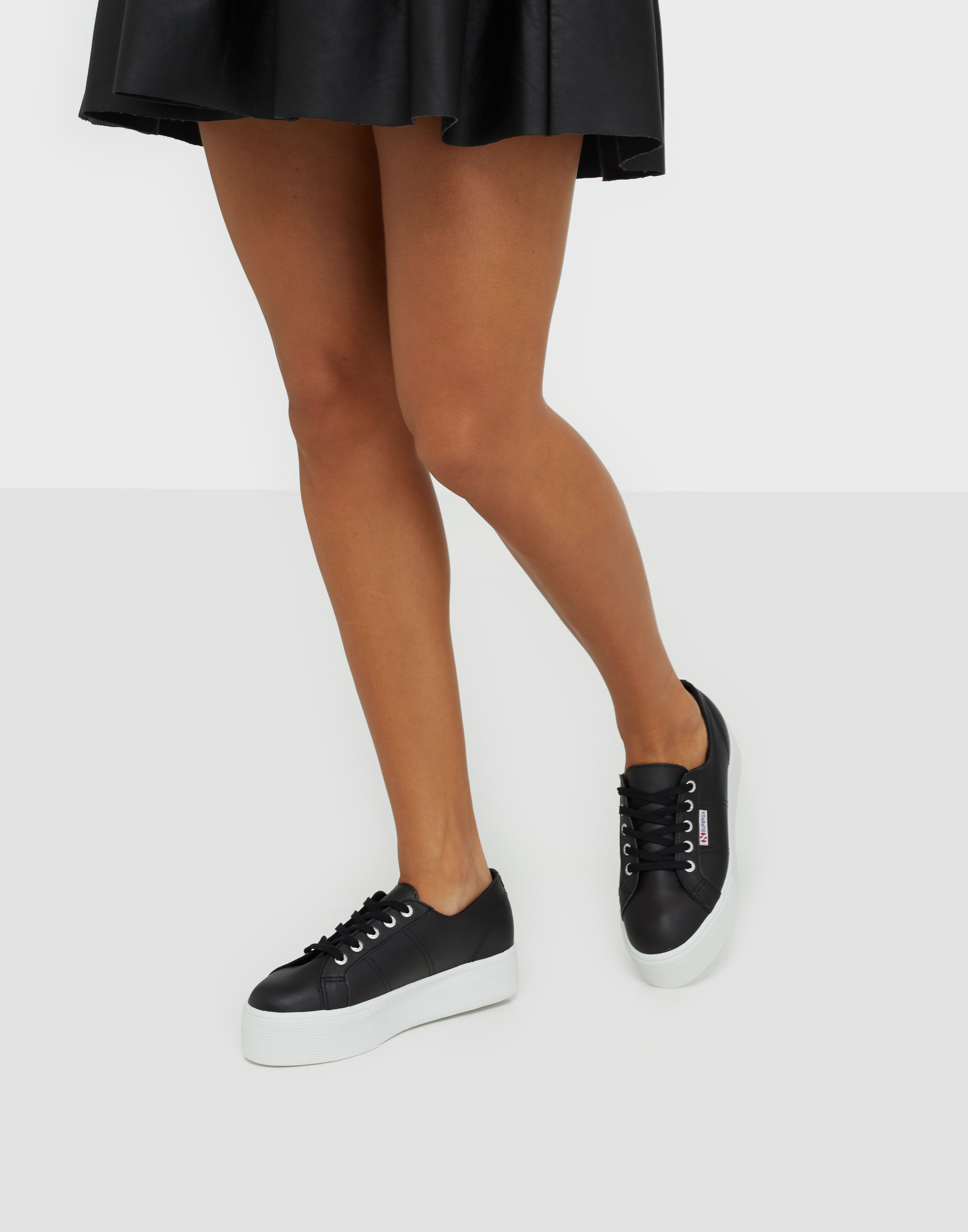 nelly superga