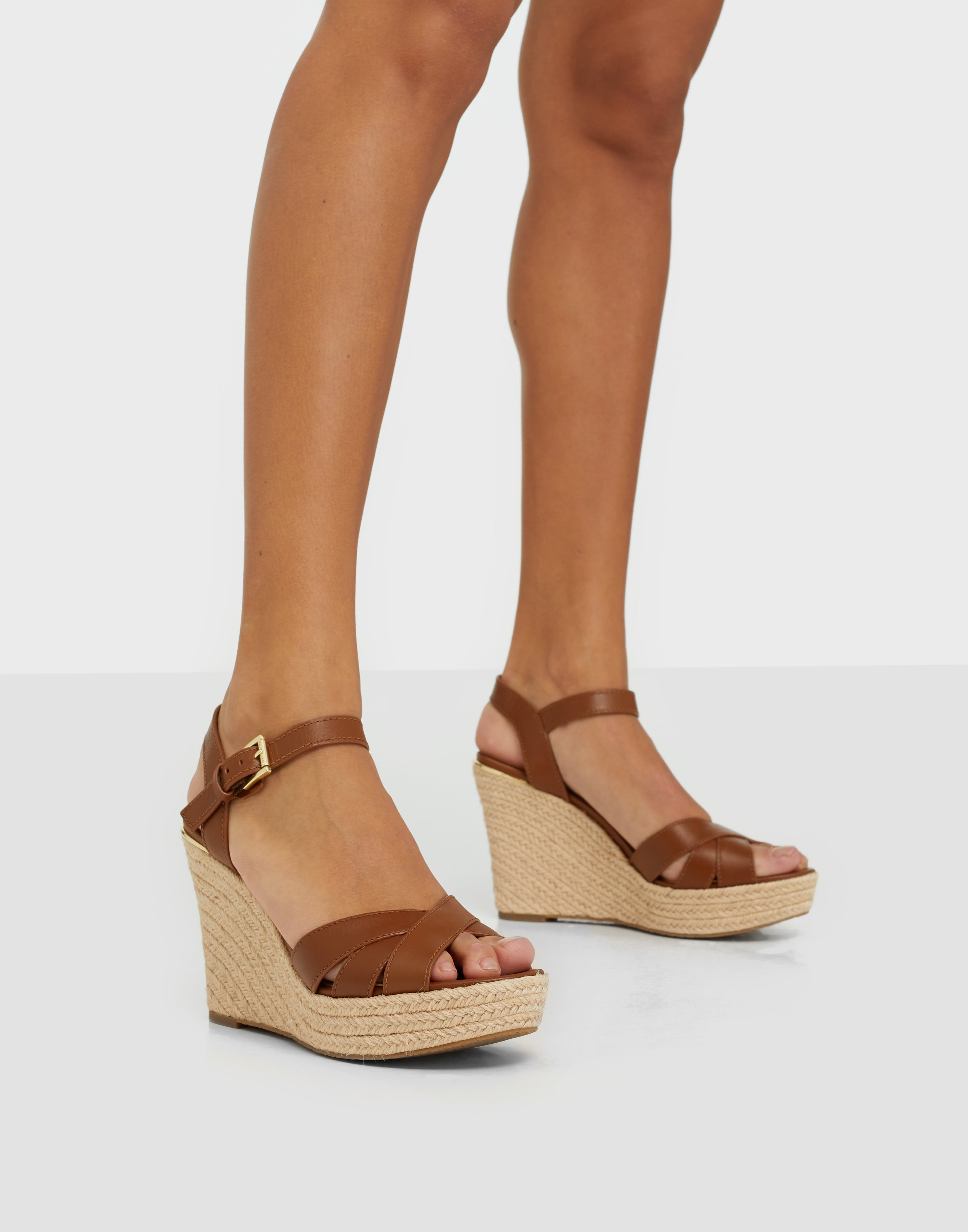 michael kors tan wedges