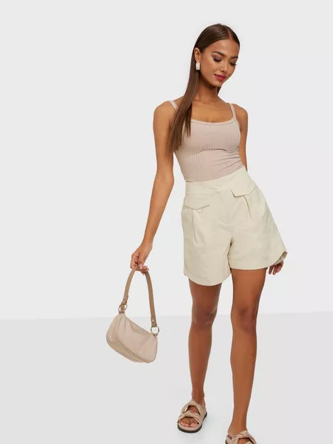 Buy Selected Femme SLFCECILIE MW SHORTS B - Sandshell | Nelly.com