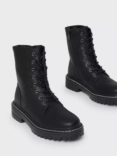 Forbipasserende Devise punkt Køb Duffy Leather Lace Up Boots - Black | Nelly.com