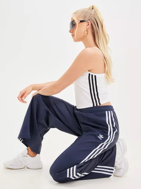 Derfra Stilk Hover Kjøp Adidas Originals Vide bukser - PANTS | Nelly