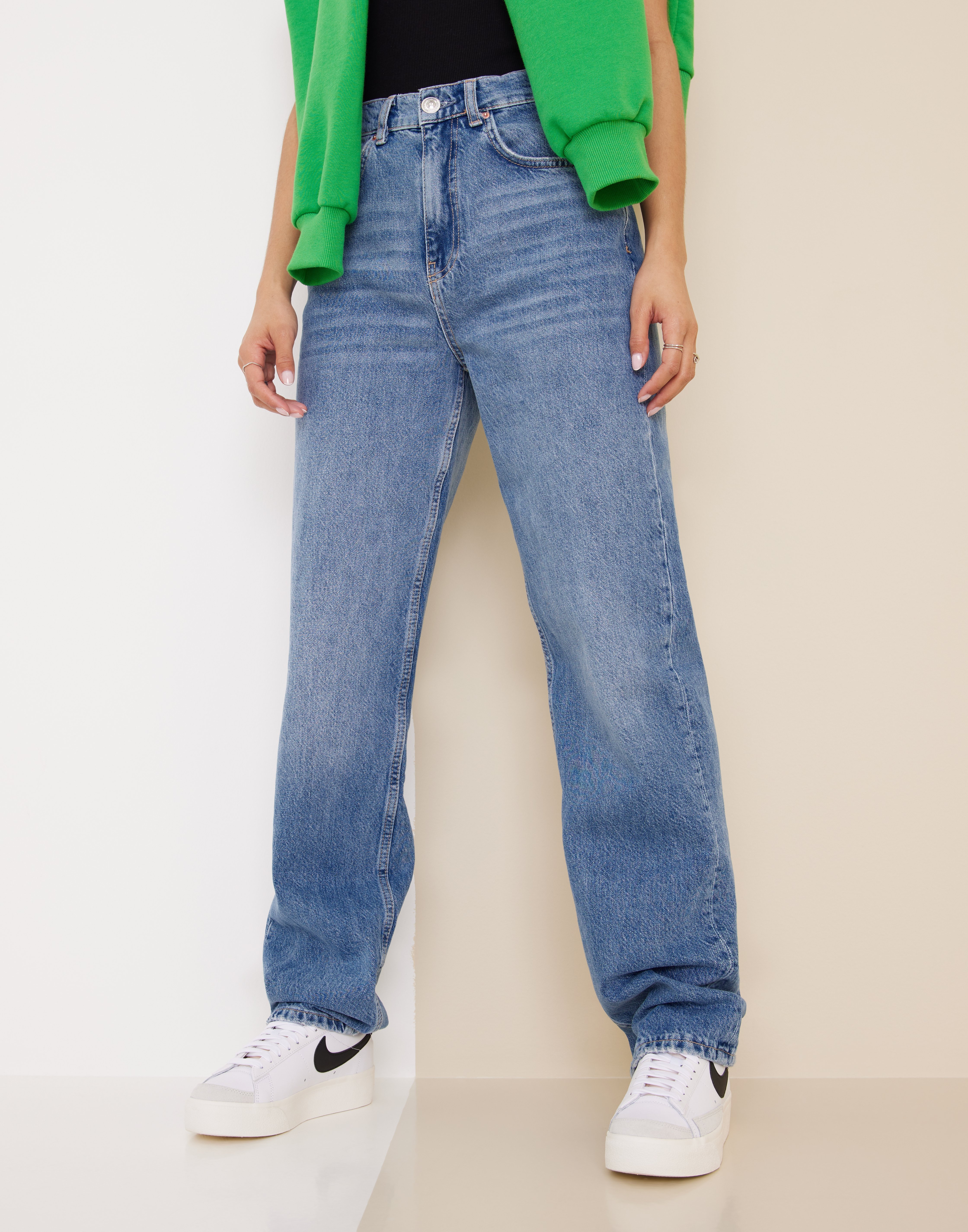 90s high waisted baggy jeans