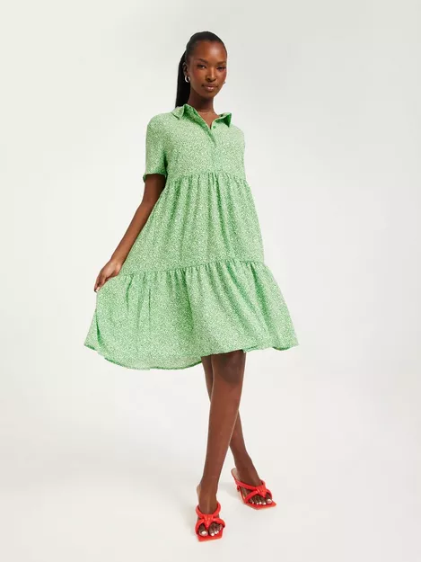 Buy JdY JDYPIPER S/S SHIRT DRESS WVN NOOS - Kelly Green Cloud Dancer Leaves