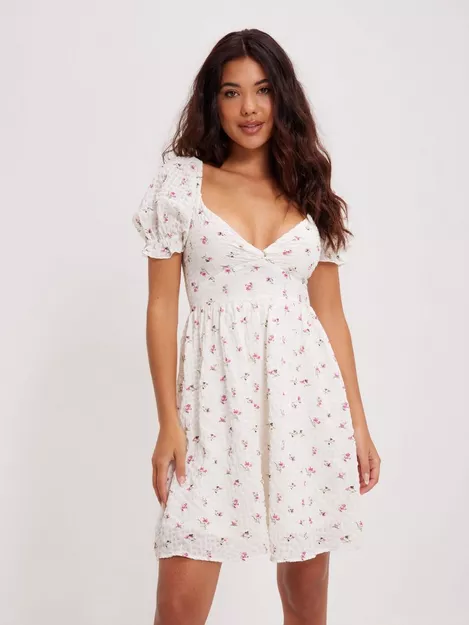 Vero 2/4 Moda Buy SHORT EXP DRESS VMHOLLO KNOT Snow - Pink Flower White