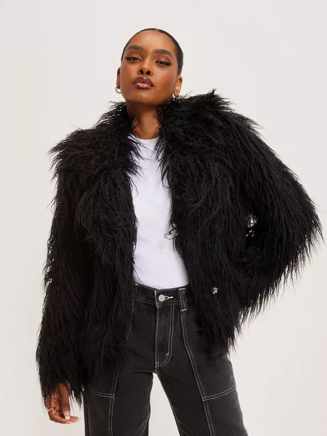 Køb Nelly Short Wanted Fur Jacket Sort | Nelly.com