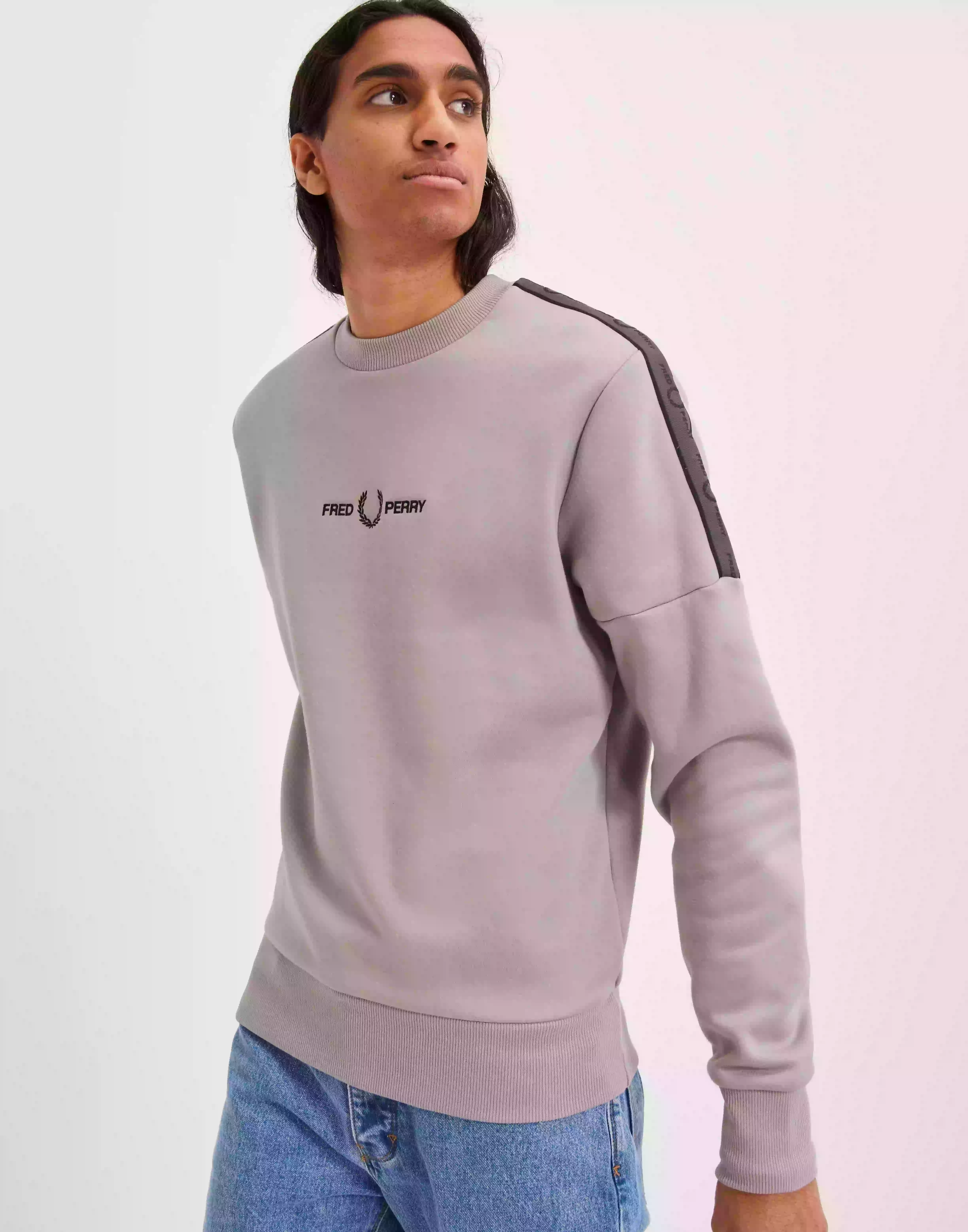 Fred Perry Tape Sleeve Sweatsh Concrete