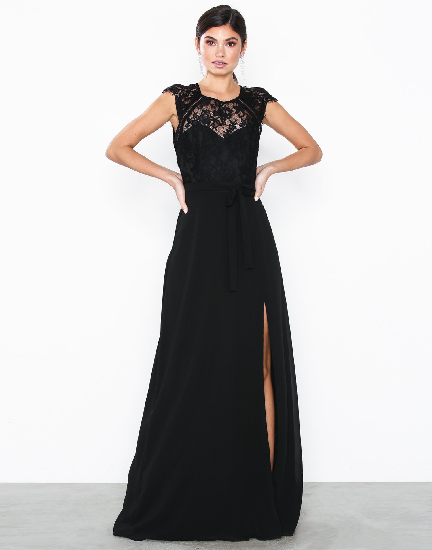 nly eve cap sleeve wrap gown
