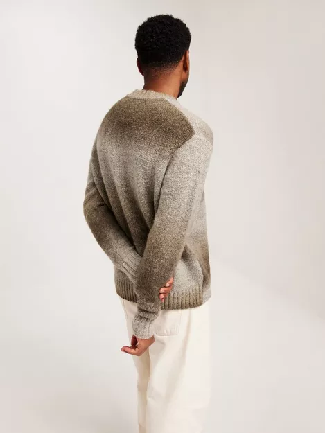 - Buy | NECK NLYMAN CREW Color Multi LS RELAXED Chinchilla Selected SLHGAARD Homme KNIT