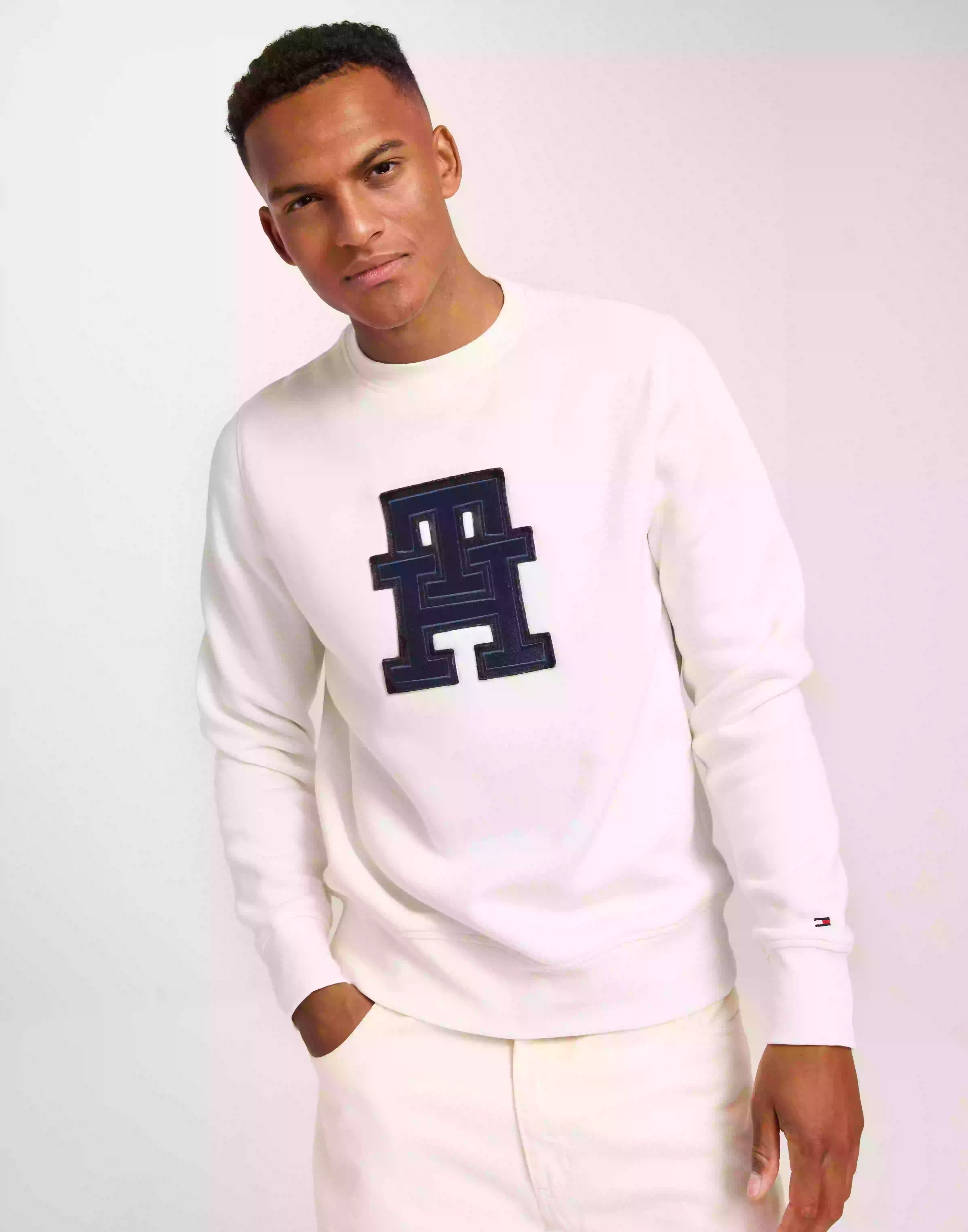 Tommy Hilfiger Monogram Applique Crewneck Sweatshirts Ancient White