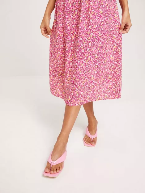 Buy Pieces PCTALA SS MIDI DRESS NOOS BC - Beetroot Purple Small Flower
