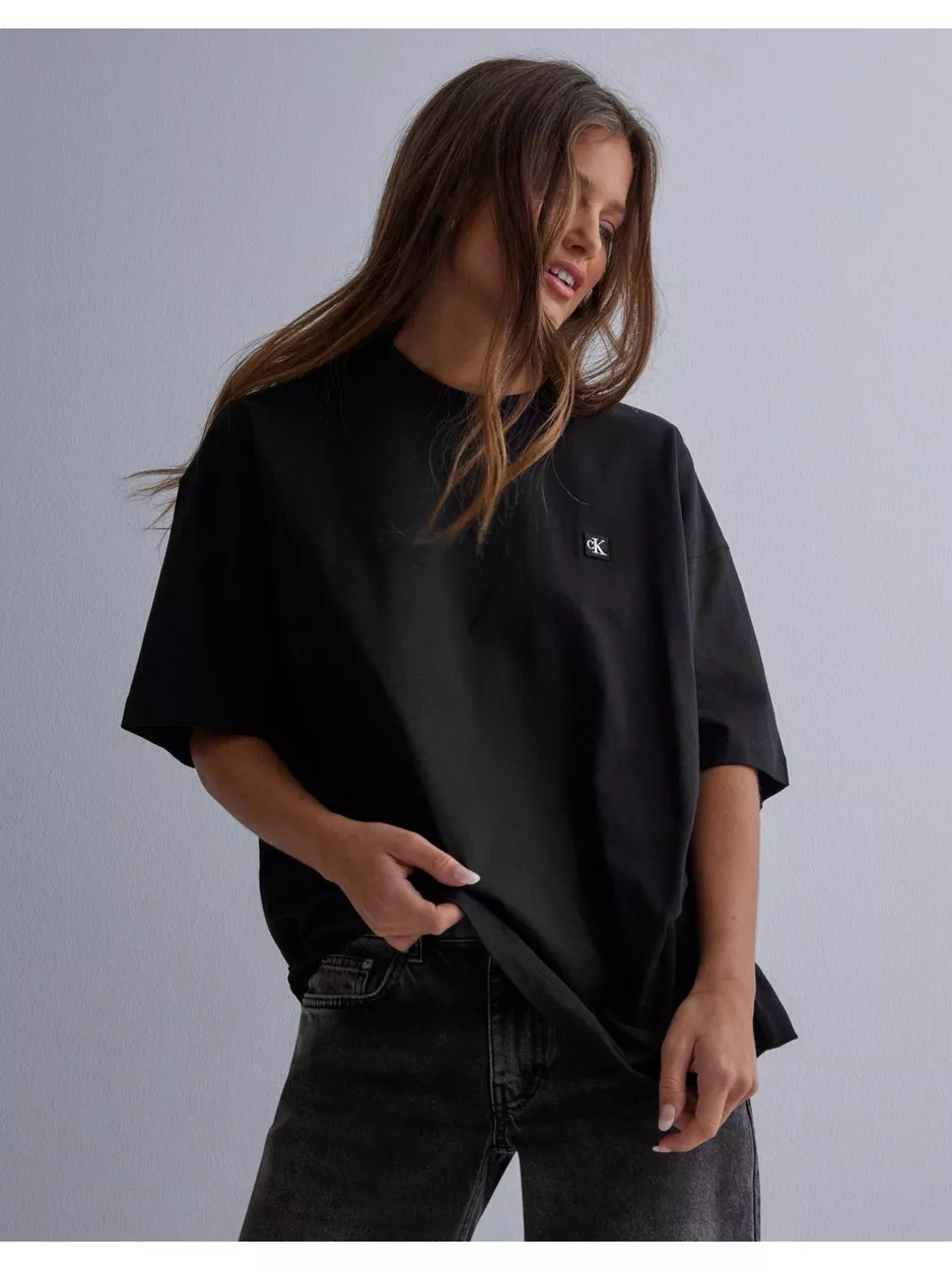 Calvin Klein Jeans Ck Embro Badge Boyfriend Tee Oversized t-shirts Ck Black product