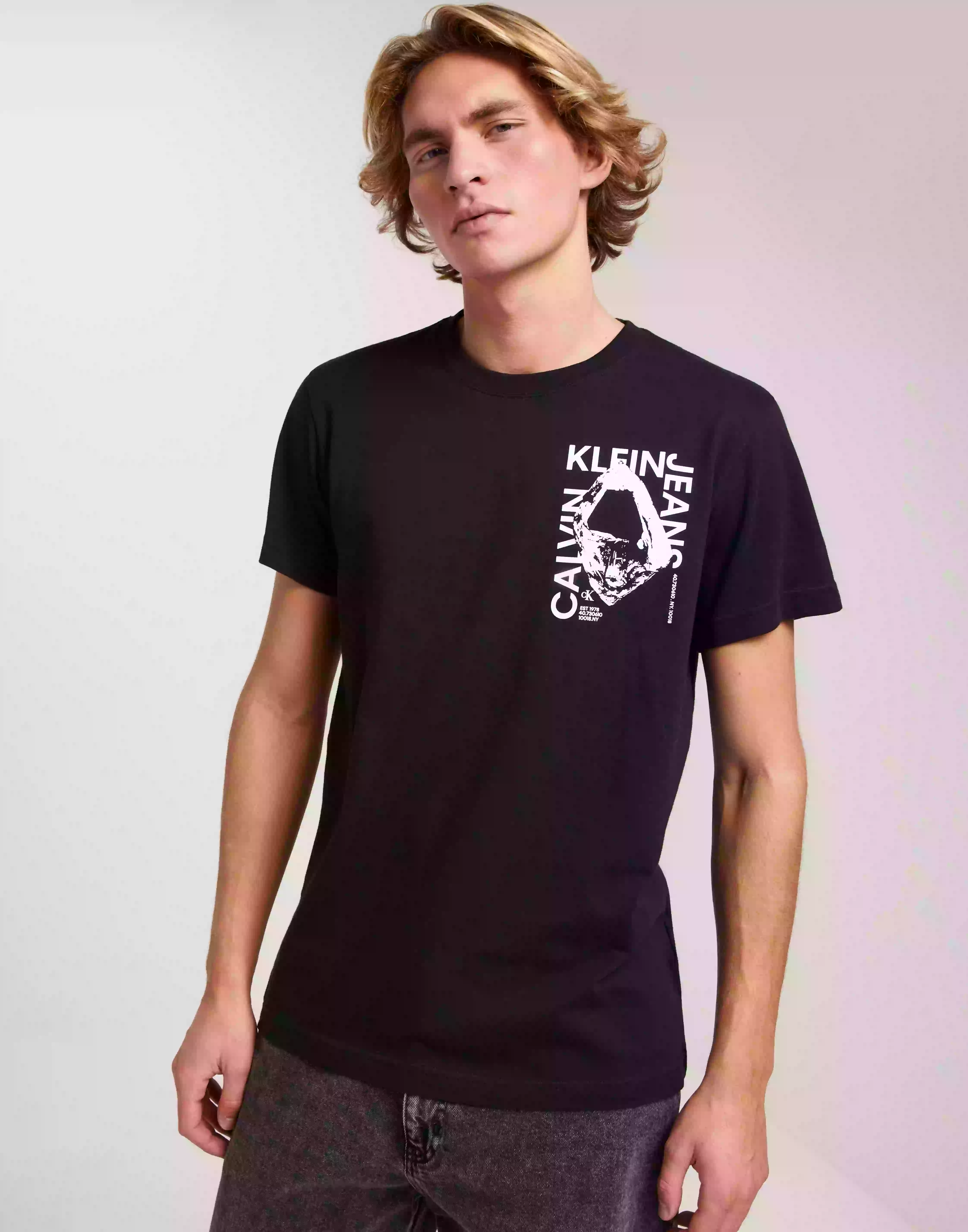 Calvin Klein Jeans Modern Metals Graphic Tee T-skjorte med trykk Ck Black