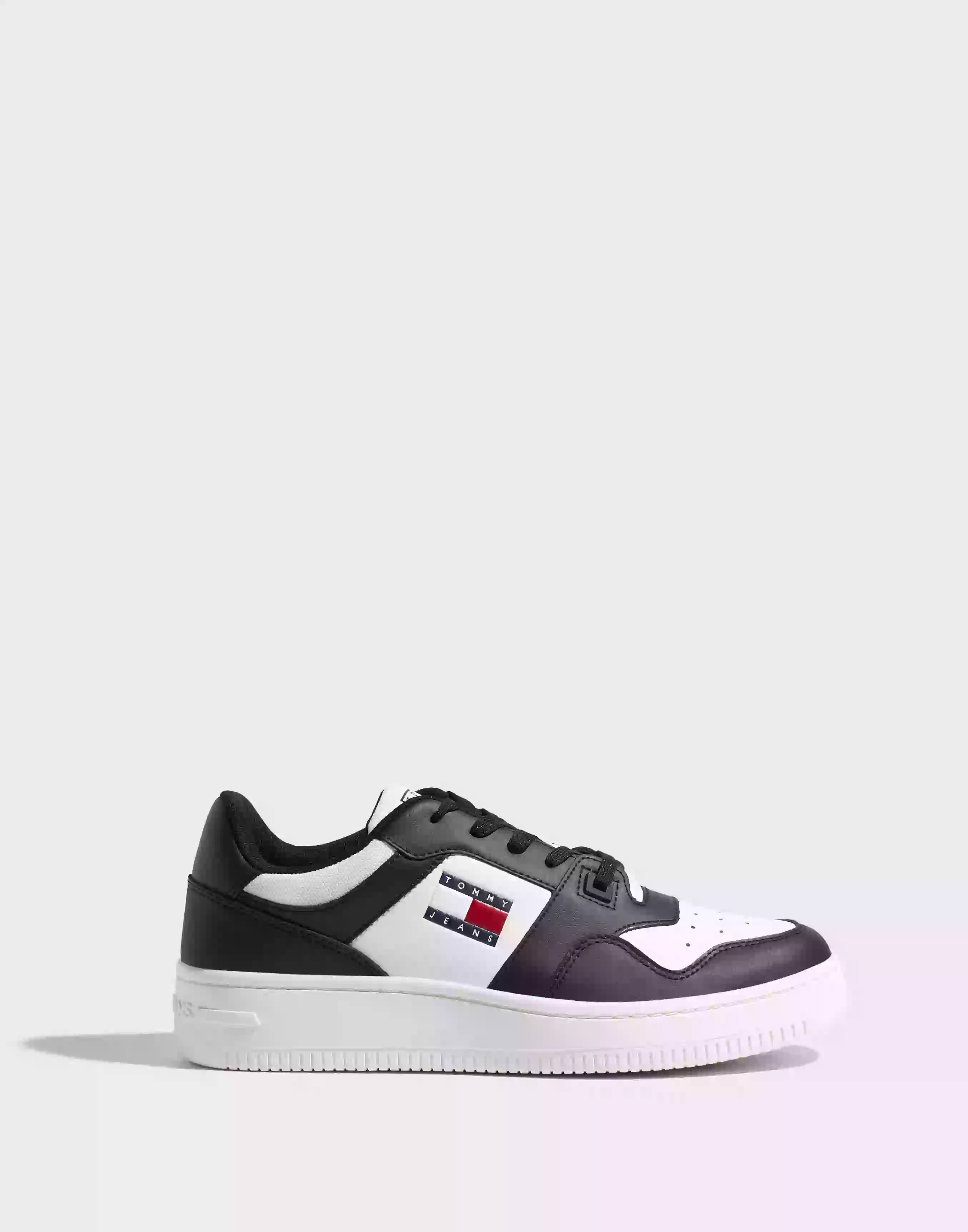Tommy Jeans Tjm Retro Basket Ess Låga sneakers Black/Ecru