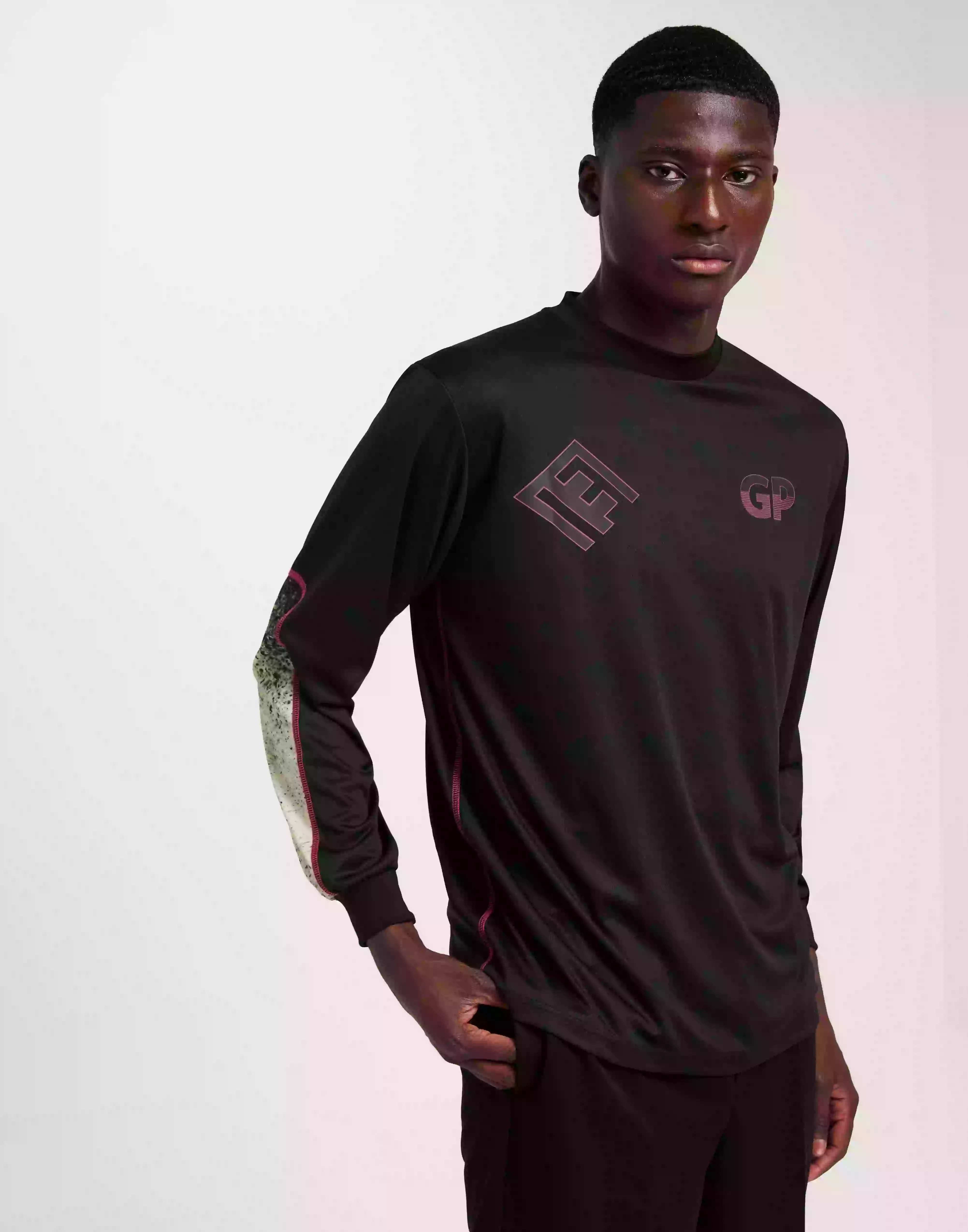 GARMENT PROJECT Technical Long Sleeved Tee T-shirts med tryck Black/grey