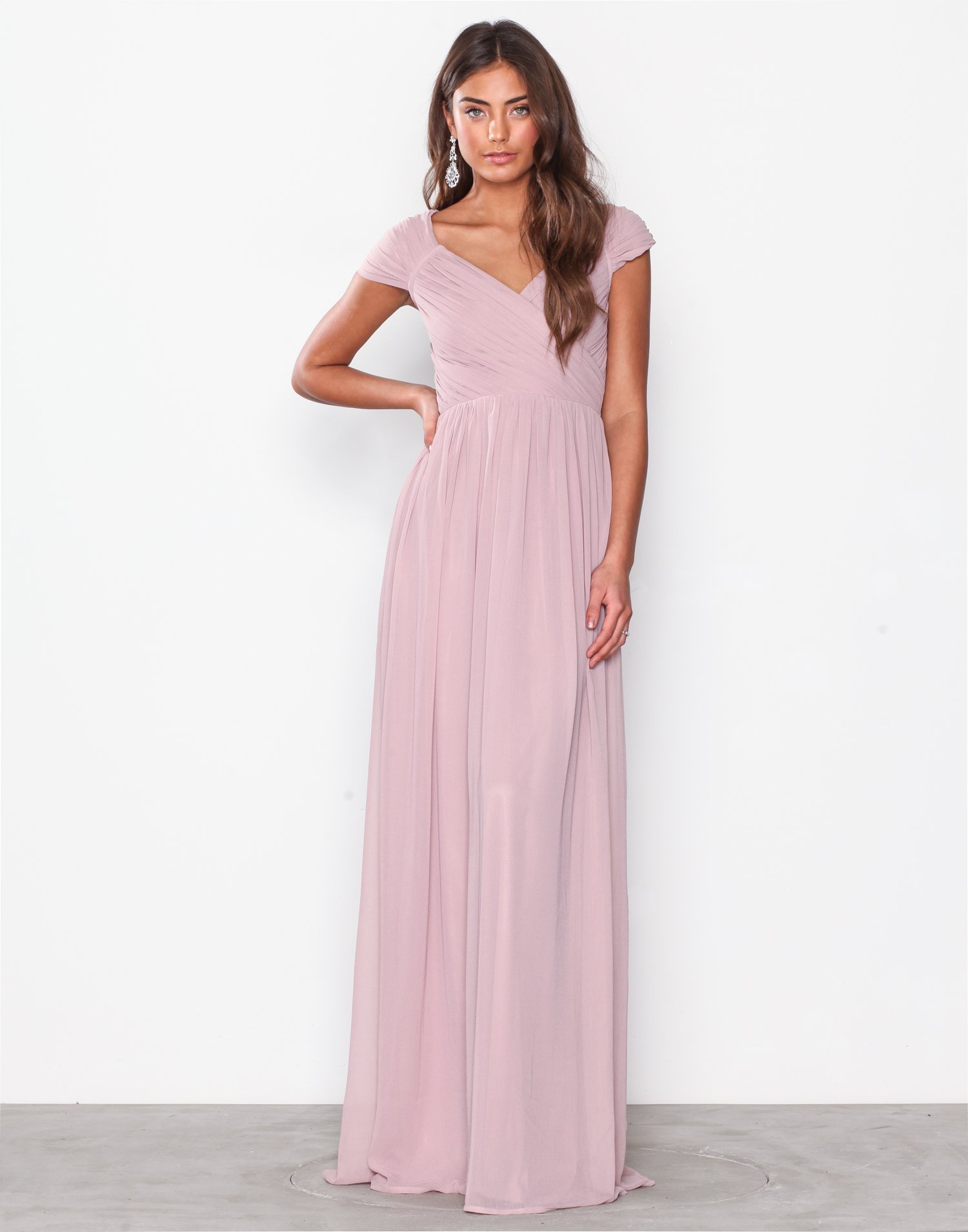nly eve cap sleeve wrap gown