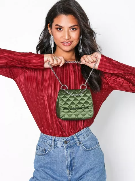 folkeafstemning Betydning Teenager Buy NLY Accessories Triple Chain Bag - Green | Nelly.com