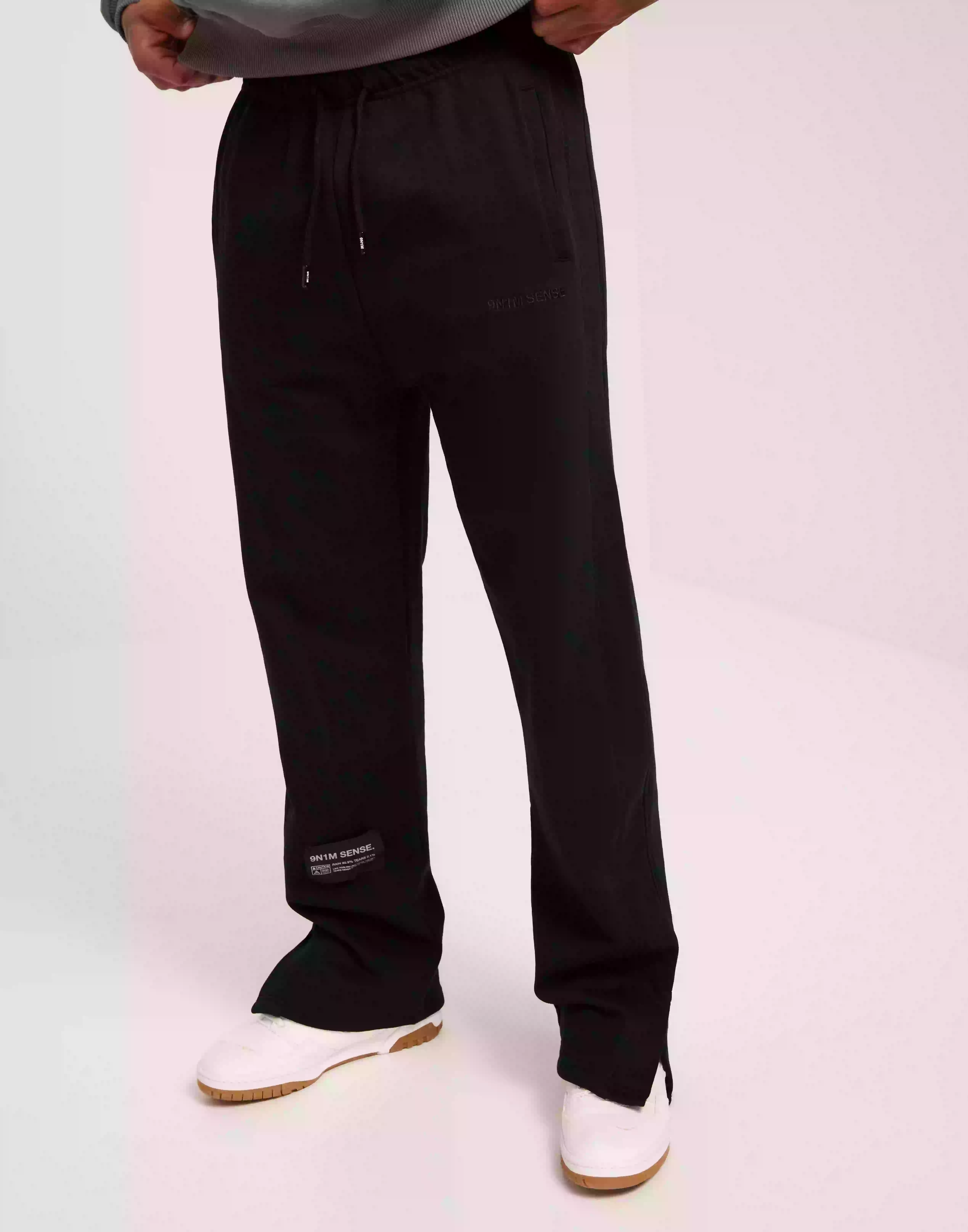 9N1M SENSE. Sense Sweatpants Mjukisbyxor Black