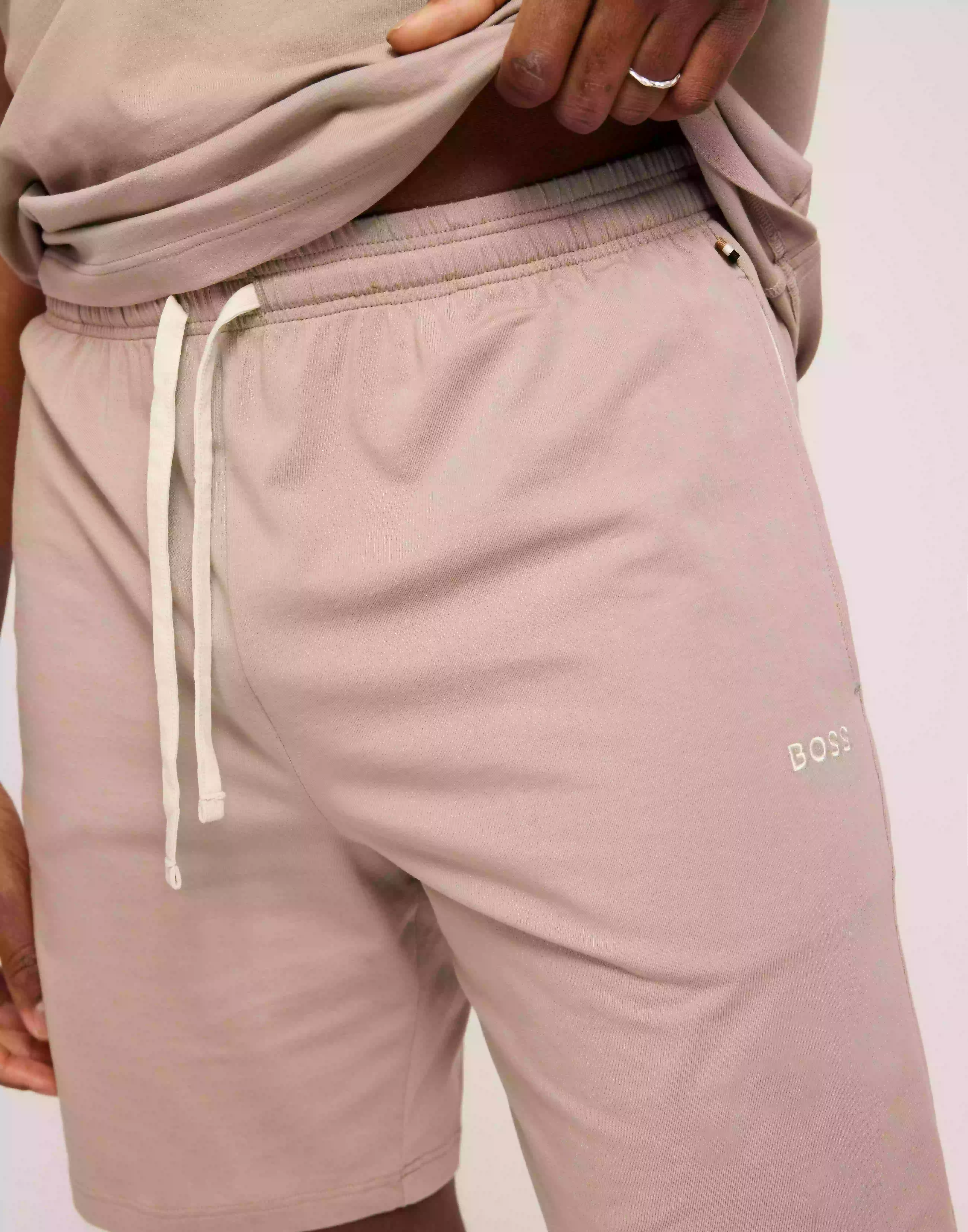 BOSS Mix&Match Short CW 10259900 01 Collegeshortsit Dark Beige