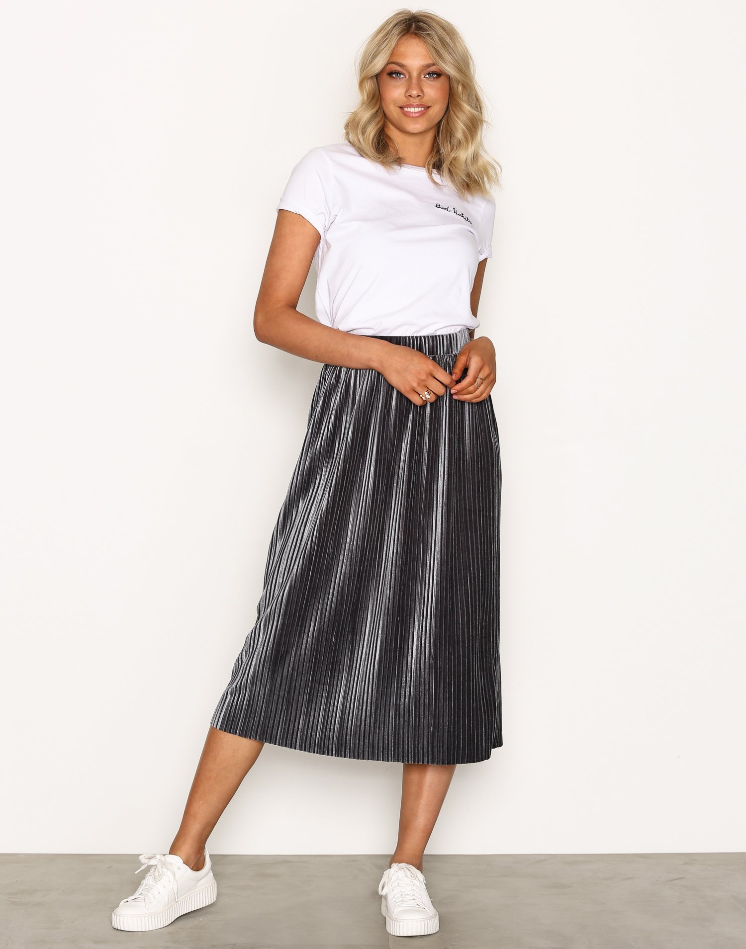 Pleated Velvet Skirt - Nly Trend - Grey - Skirts - Clothing - Women ...