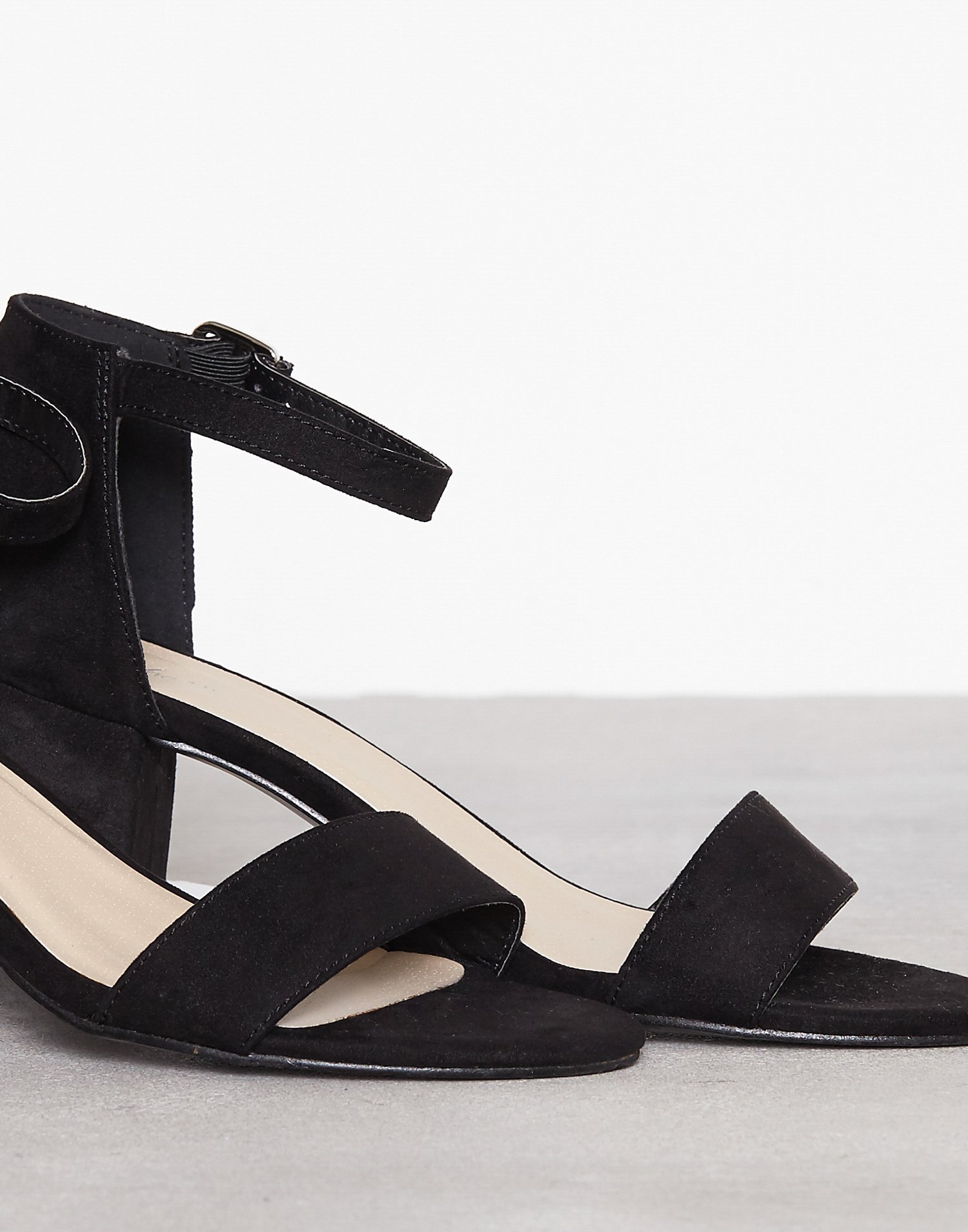 nly by nelly low block heel