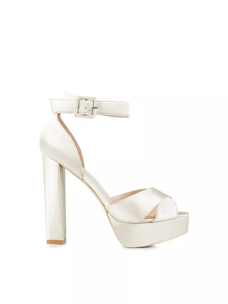 NLY Shoes Satin Cross Toe Sandal - Champagne | Nelly.com