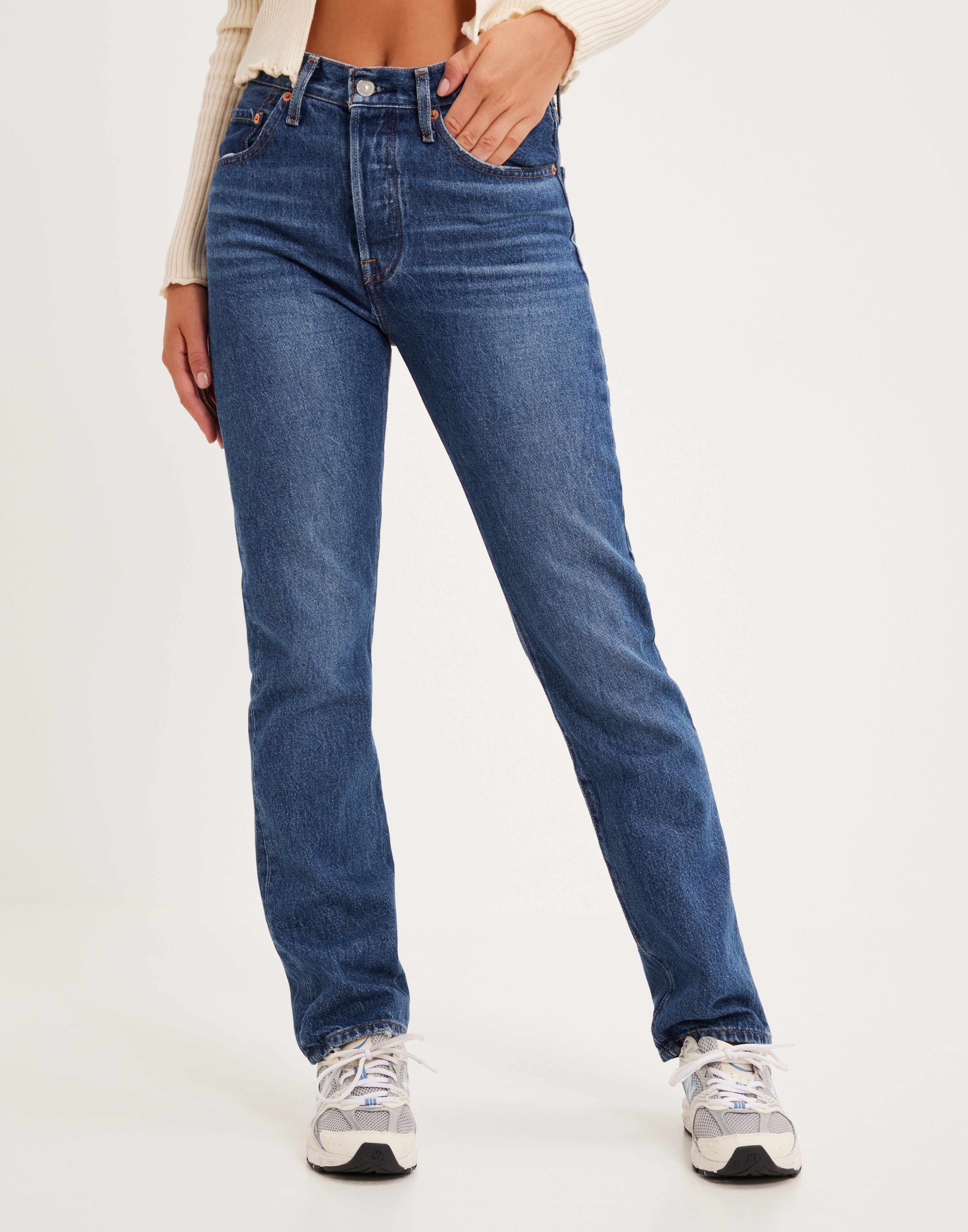 straight leg levi jeans