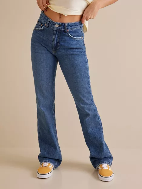 vrede kindben pålægge Buy Gina Tricot Full length flare jeans - Dark Blue | Nelly.com