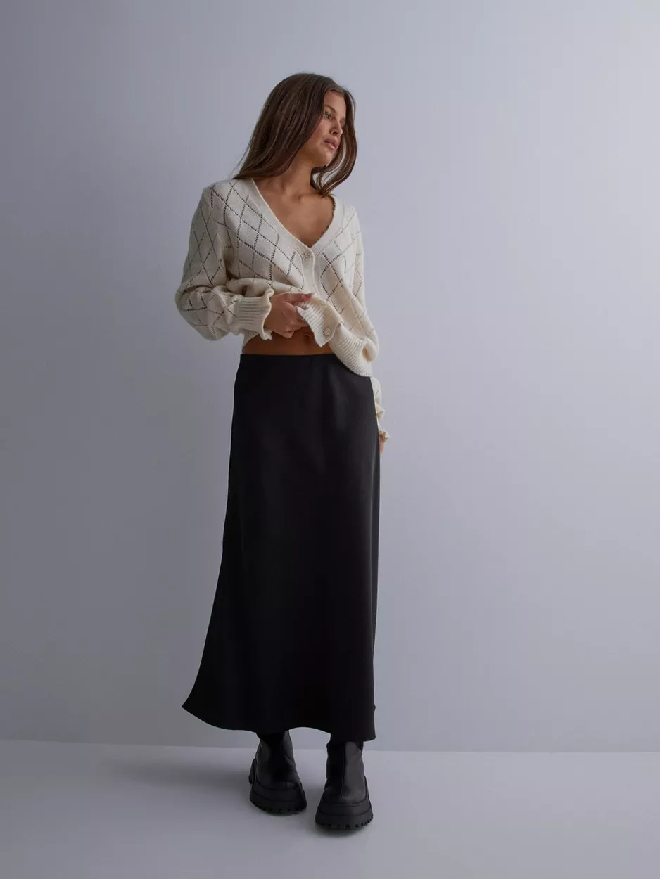 Neo Noir - Satinkjolar - Black - Bovary Skirt - Kjolar product