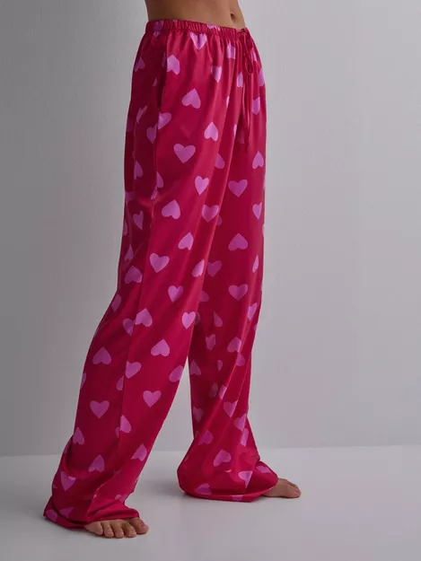 Satin pyjama shorts for €19.99 - Pajama Pants - Hunkemöller