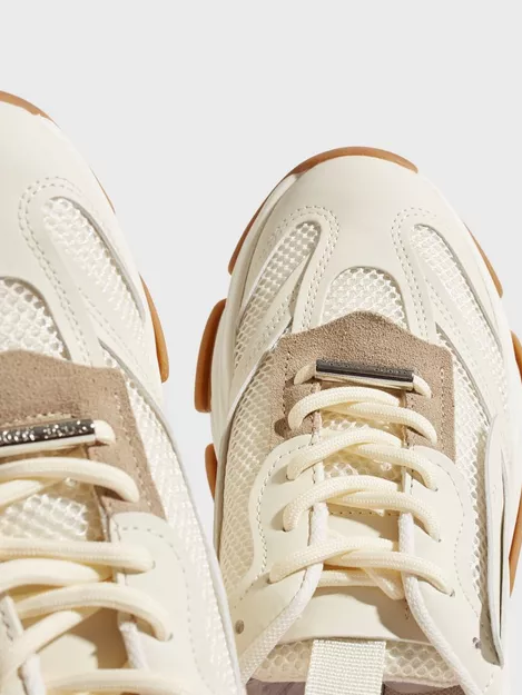 Steve Madden White Possession Sneakers – Shop Allure Fashions