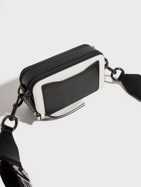 marc jacobs snapshot bag black and white