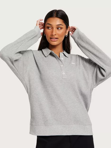 Women's Gray Long Sleeved Athletic Shirt