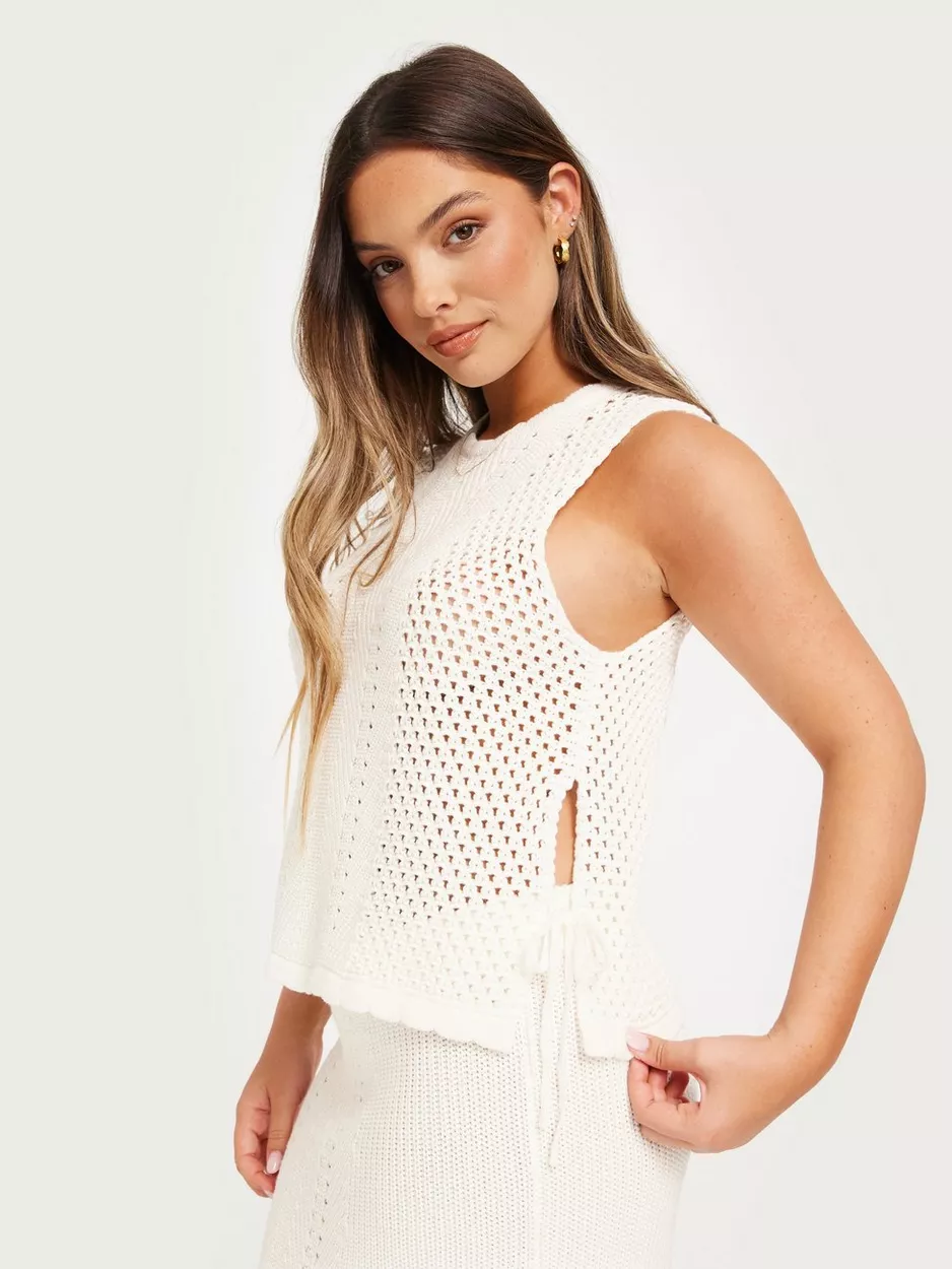 Neo Noir - Linnen & ärmlösa toppar - Off White - Aza Crochet Knit Top - Toppar & T-shirts product