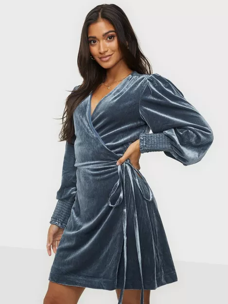 delvist detail religion Buy Bardot Bernie Velour Dress - Grey | Nelly.com