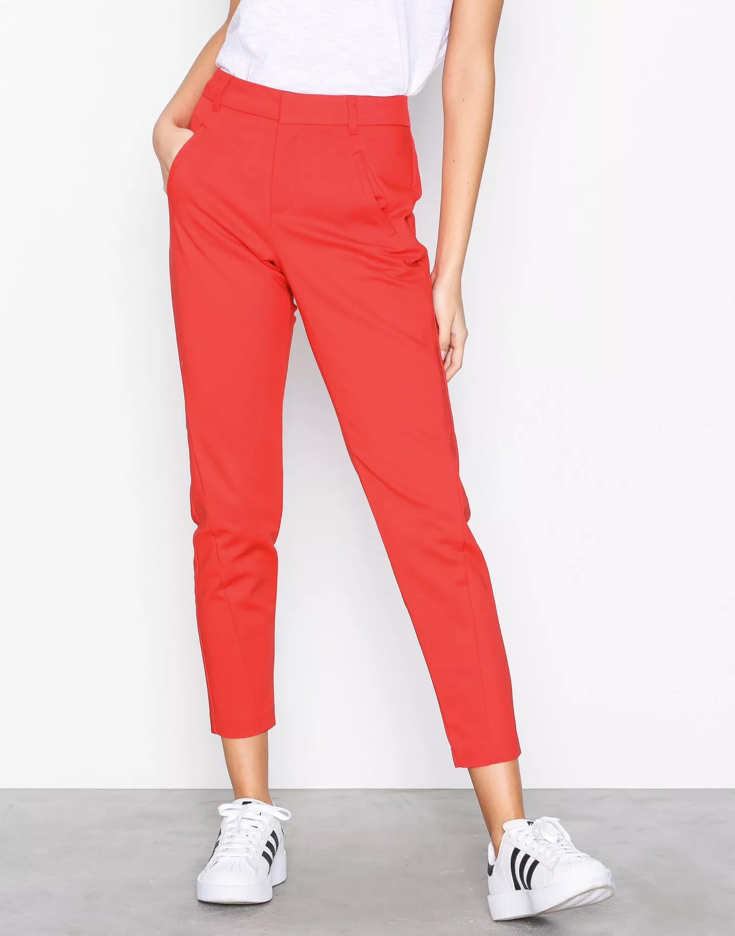 Vero moda victoria hot sale antifit ankle pants