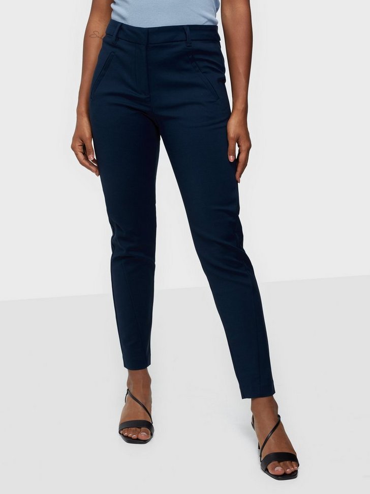 Nelly.com SE - VMVICTORIA NW ANTIFIT ANKLE PANTS N 399.00