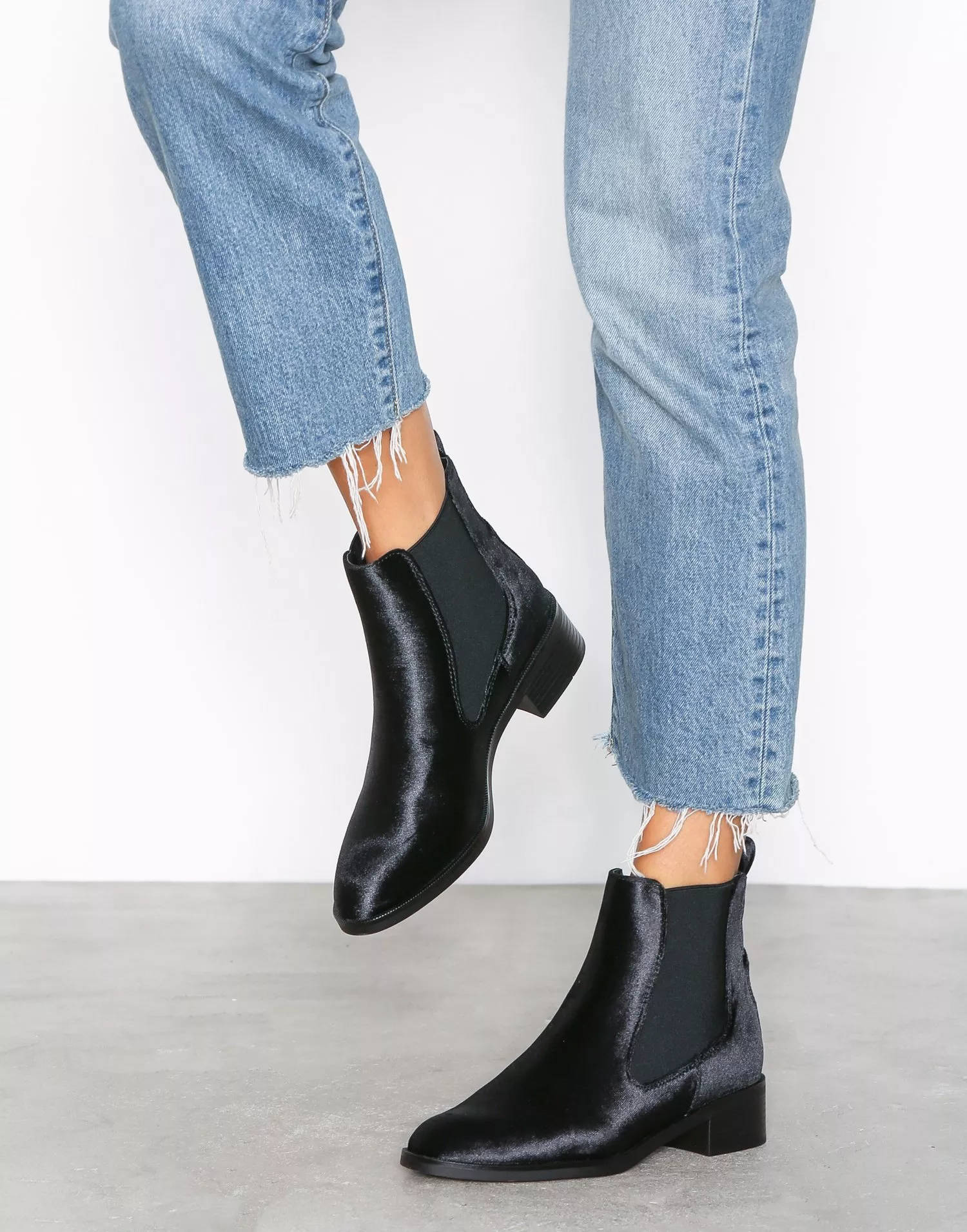 bramble chelsea boots