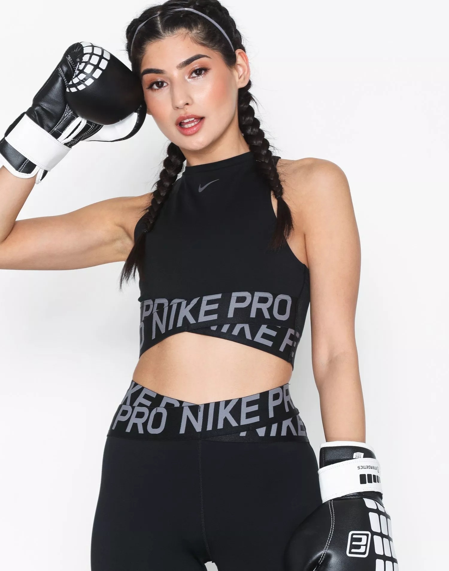 Nike hot sale intertwist crop