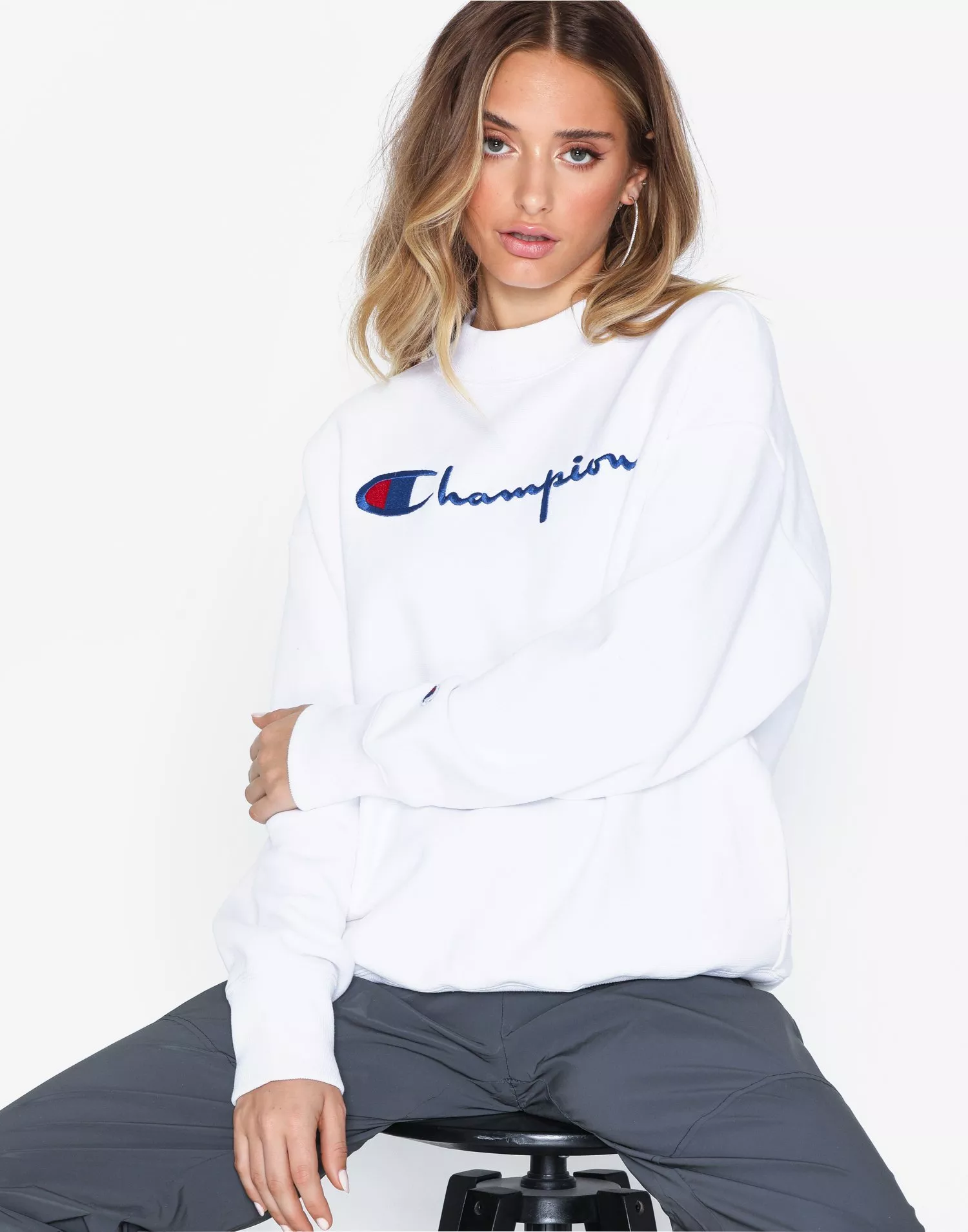 Champion script oversized crew hotsell neck sweatshirt